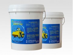 【我們專業(yè)！】山工機械專用油，裝