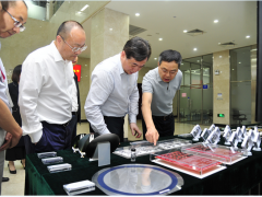 杭州市委副書記、市長(zhǎng)劉忻蒞臨士蘭微電子調(diào)研集成電路制造發(fā)展情況