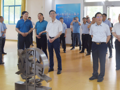 “智慧天康、數(shù)字天康”蕪湖繁昌區(qū)黨政代表團一行蒞臨安徽天康集團參觀調(diào)研